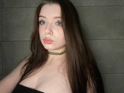 A kiss will make me happier💋 de AngelenaCrittendon  5 Imagens