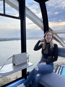 Holly_Joy Public Pic 4