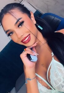 tinaqueen_noa 😏A look that says it all🔥 Foto 2