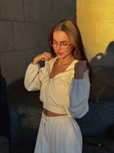 unRealAlexa new Foto 2