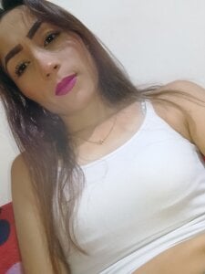 Sara-Guzman1 Sara@ Pic 4