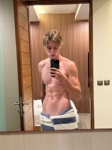 Public od SpecterOfCumminism  snímek