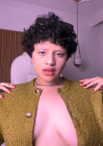 green, what do u think? de Alaska_deluxe  2 Imagens