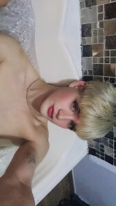 VladHellsing4Just a boy in a jacuzzi. Wants to come in with me?图片 2