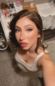 becouplegirls Public Pic 3