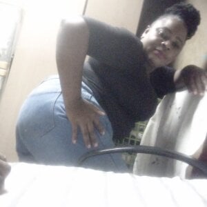 BustyLisa866 Public Foto 4