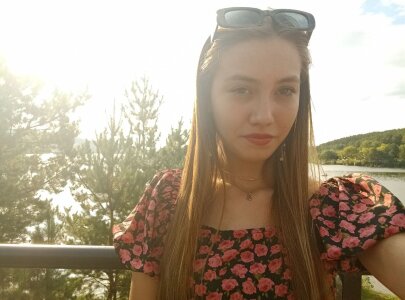 MaxineBelow Public Pic