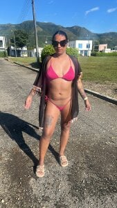 Cafeziitha02 dia en pisina Gambar 6