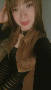 alahia_hank again me 🥵🍓 Pic 2