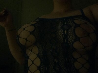 Queenieml Public Pic 3