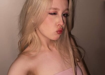 More pics <3 od alicewonderyou  snímek