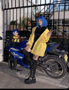 amaracooper_ CORALINE 💙🖤💛🪡 Pic 2