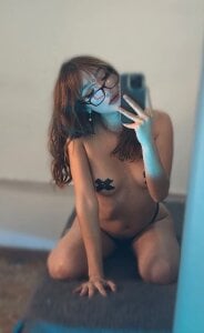 FoxxxyPink's XXX Nude Photo 4
