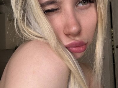 SharonNightt: Selfies ( 2 фото)