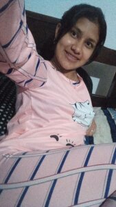 miley_horny1 Public Pic 9