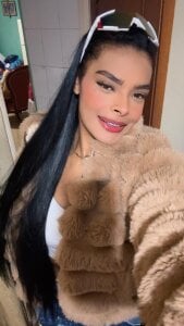 EmmaEbony_ “It wasn’t planned… but I care about you.” Gambar 3