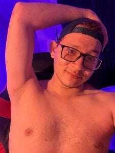 Josh_18cm Selfies Pic 6