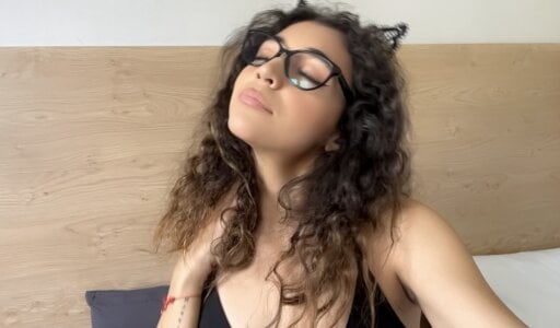 uniquerossie Rawr Pic 3