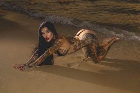 darkinkedbabe night beach shoot Foto 6
