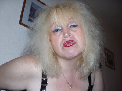 Blasflittchen wild und geil - Weekend Bitch Pic 6