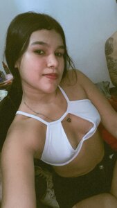 PetiteAri Public Pic 7