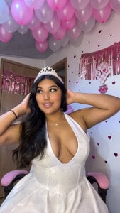 SharaRous Public Pic 2