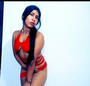 indian_sweety18 red passion Pic