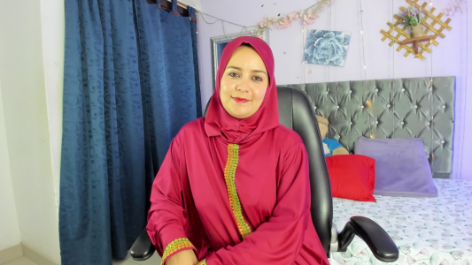 BadraSaadiのLet's have some fun in private, loveの枚の写真