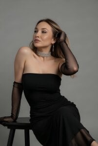 Eva_Milon_ Public Pic 3