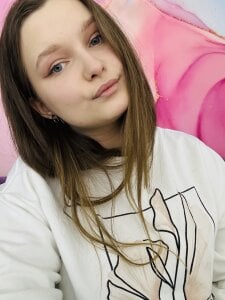 MagicPeachh_ your Emilia Pic