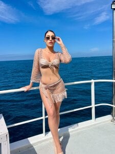 AriaMuse On beach 🌊 Gambar 3