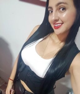 salo-rousee casaul Pic 5