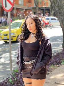 Mia_Amaranth Public Pic 4