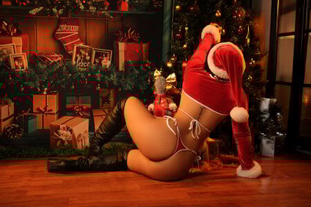 CameronCollins_ Merry christmas! 🎅🏻 Immagine  8