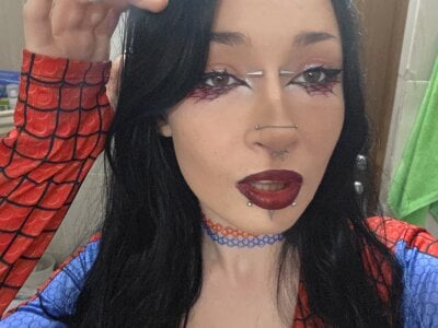 Juicy_Vikkispidey Vikki图片