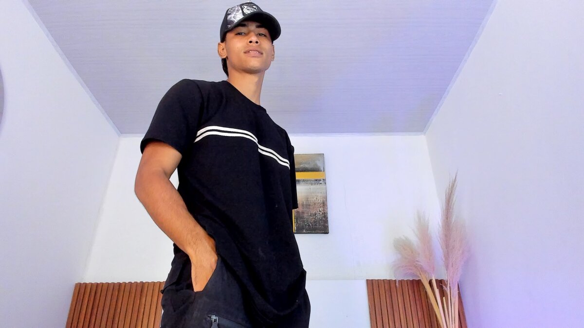 zander_2120 Trending Pic 1690