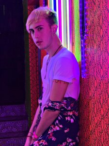 crazy_bitches_action sex boy axel Pic 8