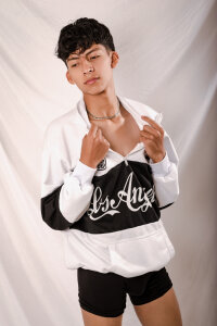 Valentino_Lux Public Pic 5