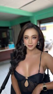 alexaEmpire Public Poză