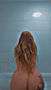 Alorablonde Public Pic 3