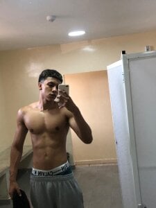 RickyEbony Are you coming to the gym with me? Foto 2