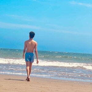 dylancrugerx The sea is one of the places where I am happy Foto 5