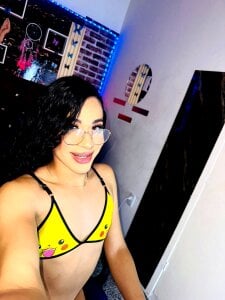 angelitasexxxhot 💚✨ Yellow that hypnotizes… pics to watch slow 😈📸 Hình 5