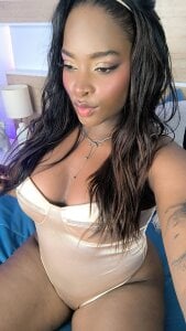 Too hot to scroll… 🔥 od KAROL-SCOTT  2 snímek