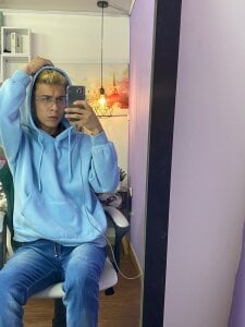 Juaan_Diick kullanıcısının enjoying the year 2026 a little albümü -  3 fotoğraf