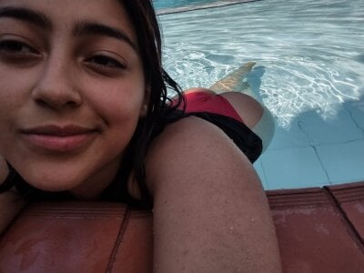 VACATION DAYS WITH ME de PinkyyPieee_  3 Imagens