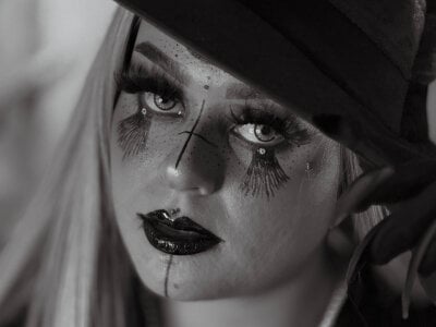 SoffiQueenのunder the power of my magic✨😏の 8枚の写真