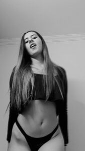 Pearl_amethyst 🖤⬛⚫🕳️ Pic