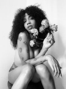 _Larabbitxx 💎 BlackandWhite 💎 Pic 5