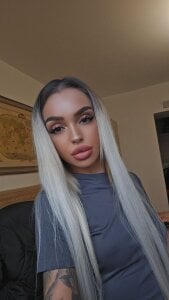 AprilHadid Public Pic 6